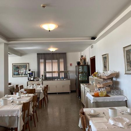 Hotel Giacomazzo Caorle Exterior photo
